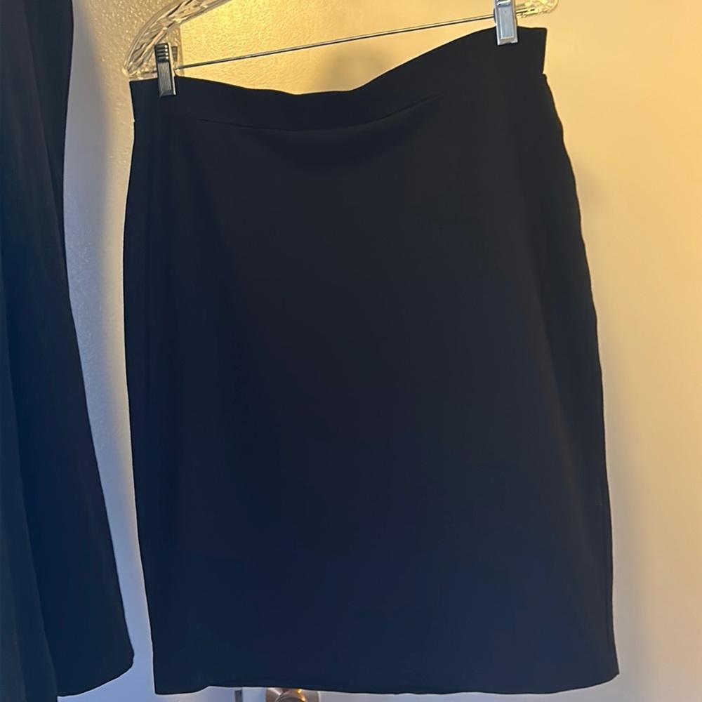 Comfy and professional black Liz Claiborne skirt